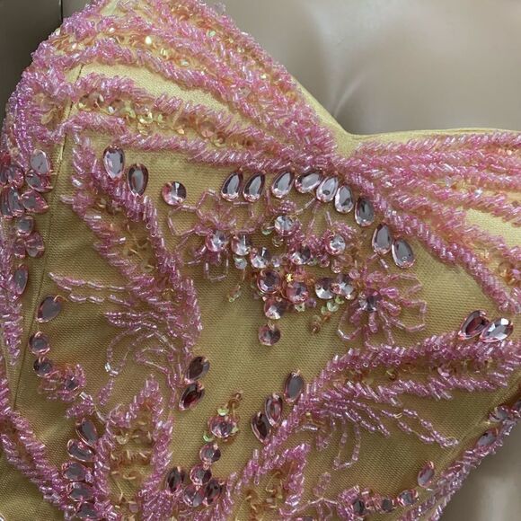 Elegant Strapless Embroidered Floral Lace & beading Fishtail Gown with Shawl - Picture 9 of 16